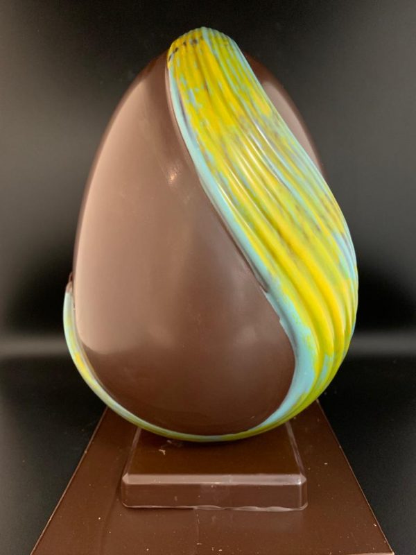 Oeuf raffiné chocolat noir ou lait vendu uniquement dans les Alpes-Maritimes (sauf arrière pays)