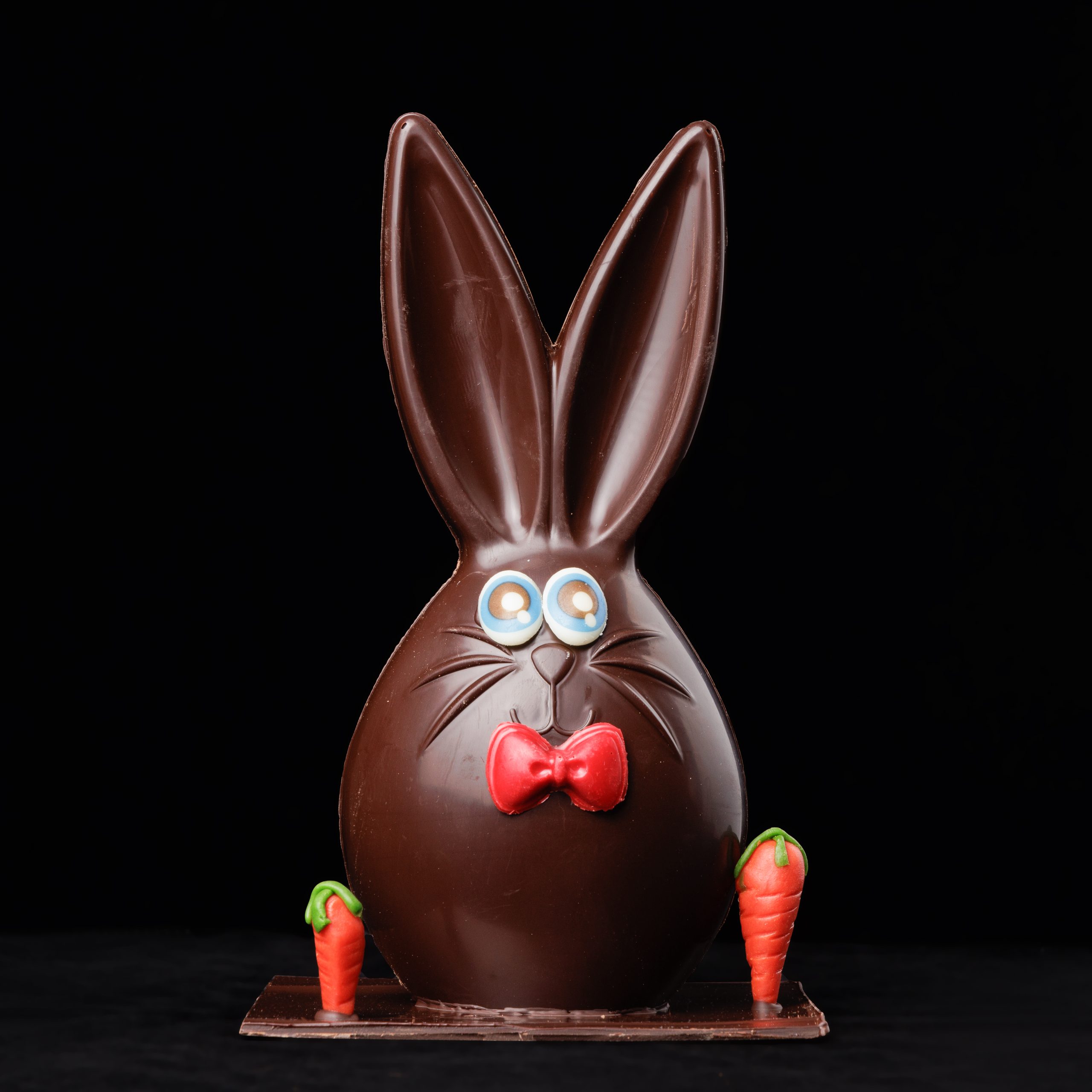 Lapin carotte en chocolat noir ou lait vendu uniquement sur Nice et (5 km aux alentours)