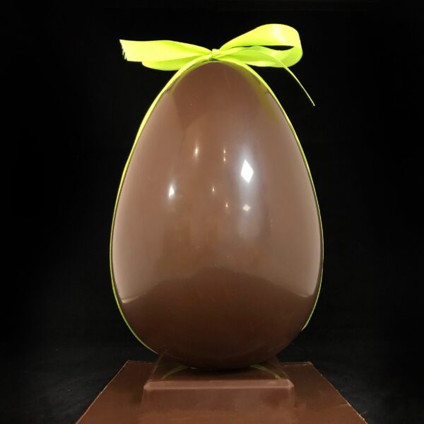 Oeuf en chocolat classique noir ou lait vendu uniquement dans les Alpes-Maritimes (sauf arrière pays)