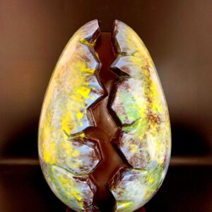 Œuf Craquelé en chocolat noir ou lait vendu uniquement dans les Alpes-Maritimes (sauf arrière pays)