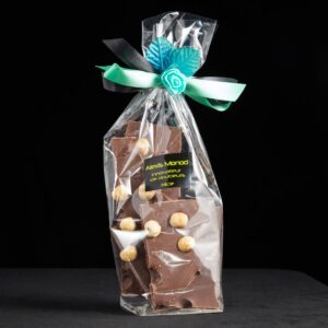 Chocolat lait noisettes entières